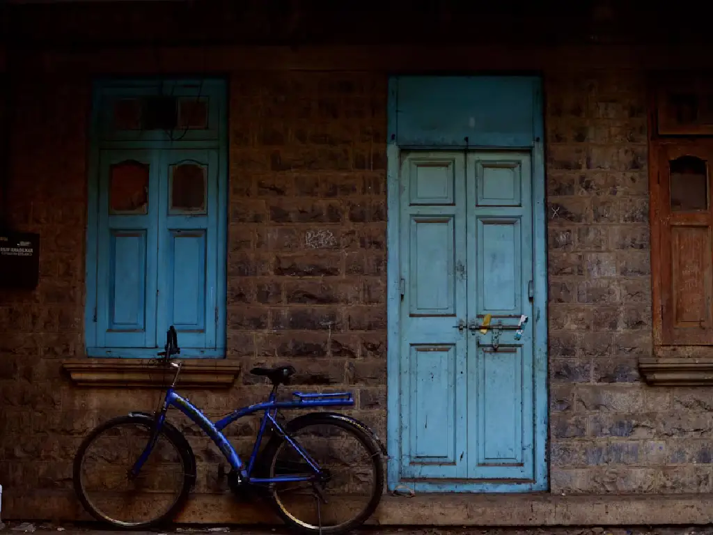 La Nouvelle Ère Informatique The New IT Era Articles blue-door-and-blue-cycle